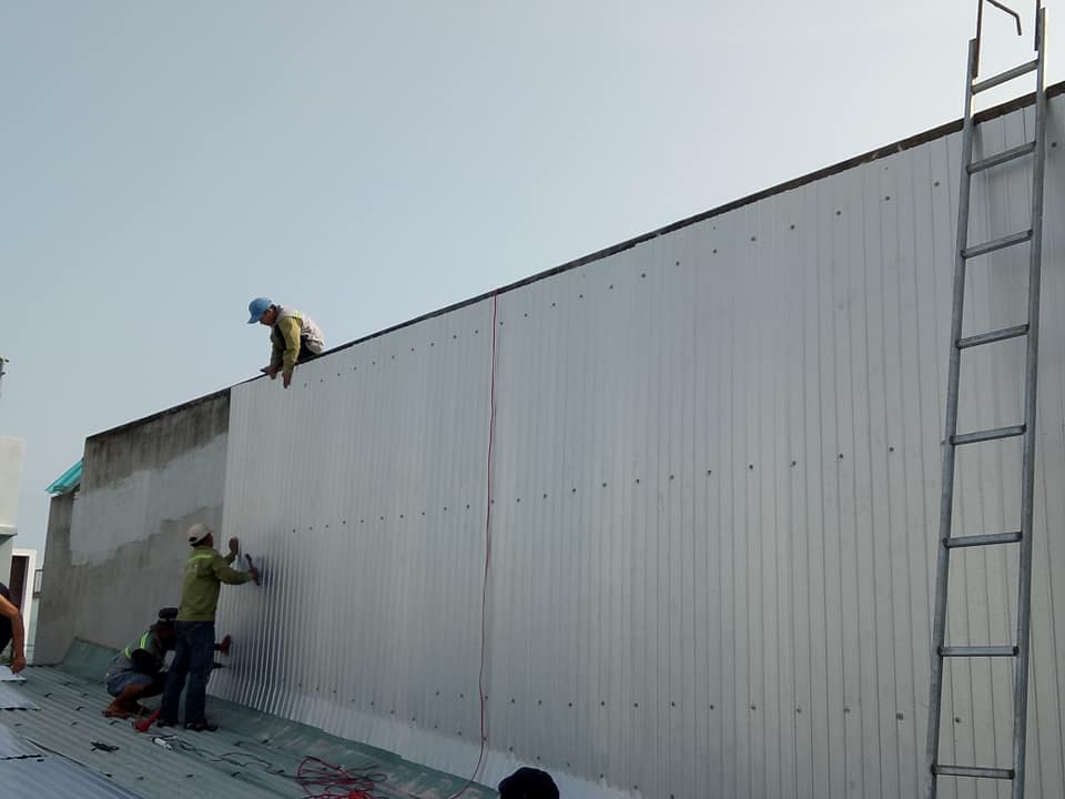 Xử lý sớm khe hở mái tôn sẽ bảo vệ công trình và tiết kiệm chi phí bảo trì, sửa chữa về sau