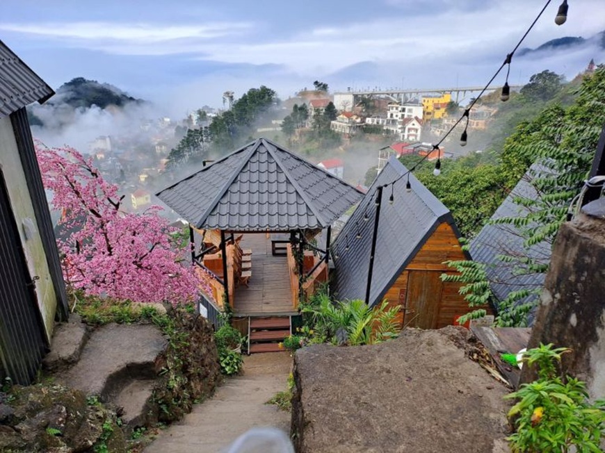 Dáng tôn ngói xuất hiện tại các homestay phố núi