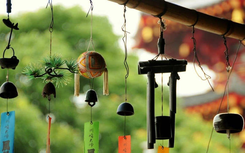 Treo chuông gió mang đến một không gian sống bình yên, thoải mái cho gia chủ