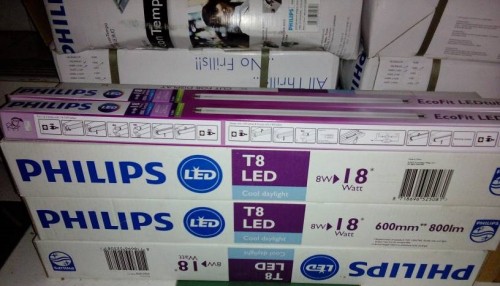 bóng đèn tuýp led Philips T8 chất lượng cao thay thế cho bóng huỳnh quang truyền thống