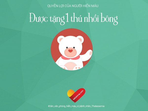 Được tặng thú nhồi bông lưu niệm 