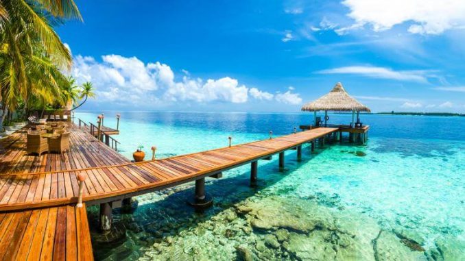 Du lịch hè 2025 nên đi đâu? Bỏ túi ngay 4 cung đường biển đẹp 