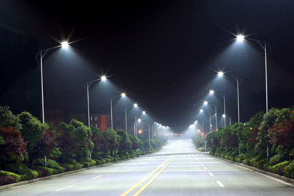 Nên hay không sử dụng đèn led đường phố để chiếu sáng