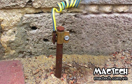 Máy ấp trứng bị chạm mát, chạm vào khung máy thấy tê tê phải làm sao