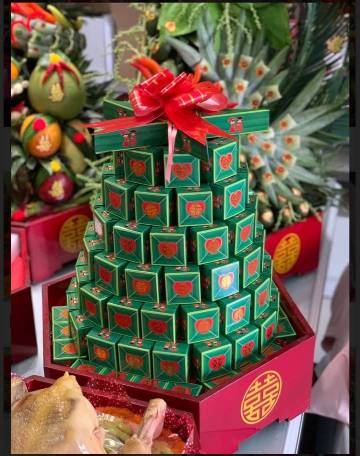 Mâm Bánh Phu Thê 105 Cái Xếp Tháp