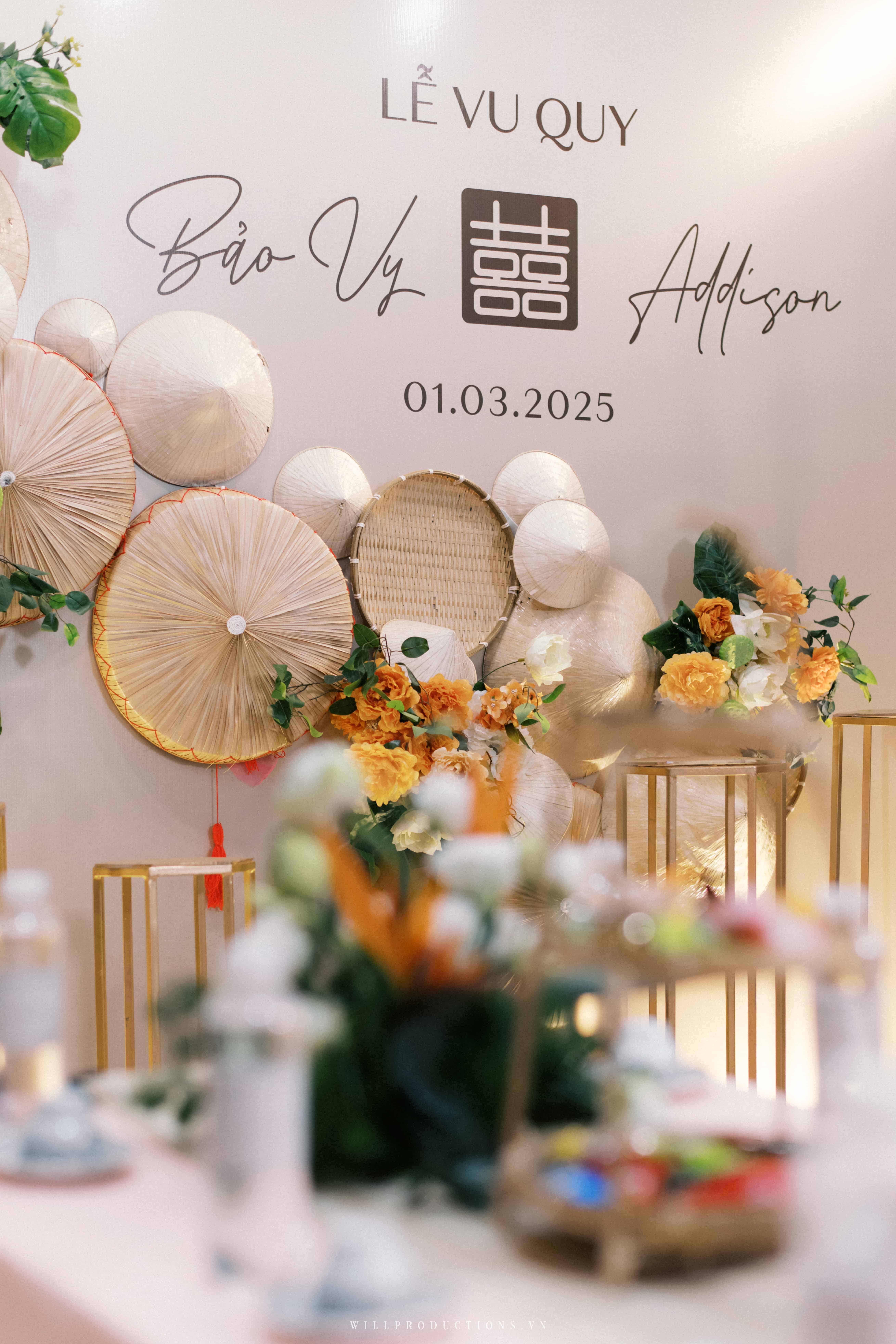 Trang trí gia tiên hoa sen