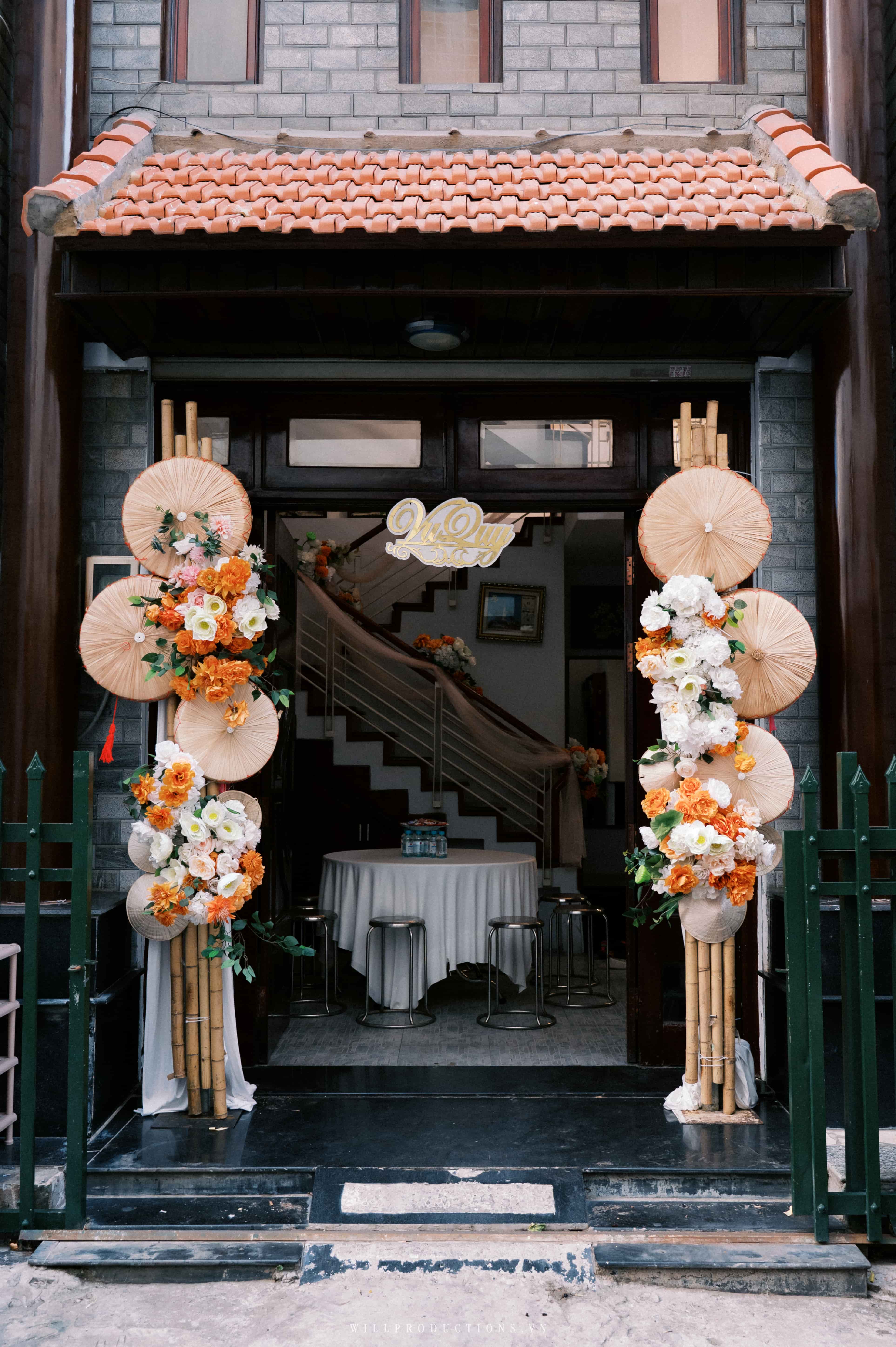 Trang trí gia tiên hoa sen