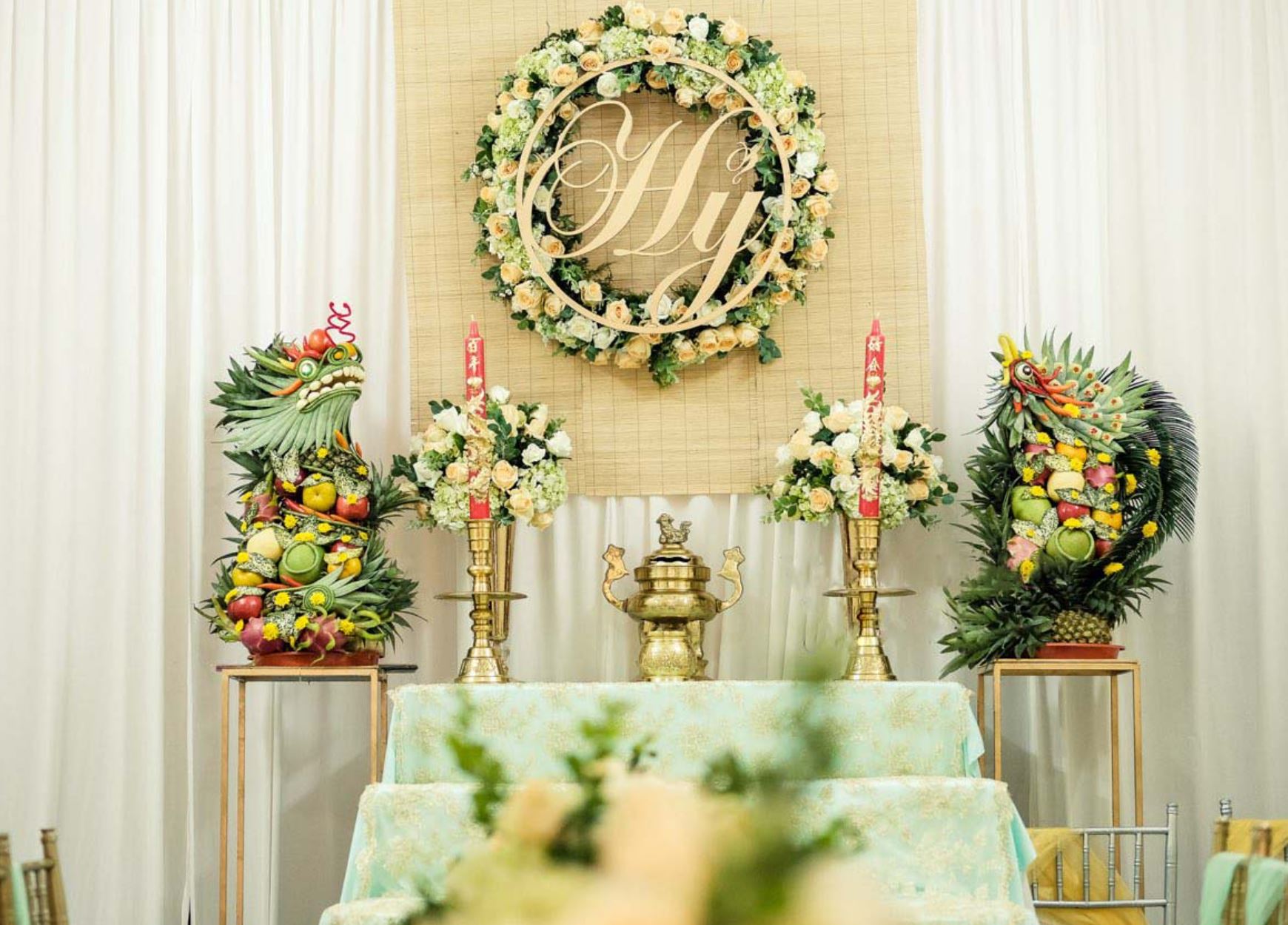 Mẫu trang trí bàn thờ gia tiên đám cưới - 4