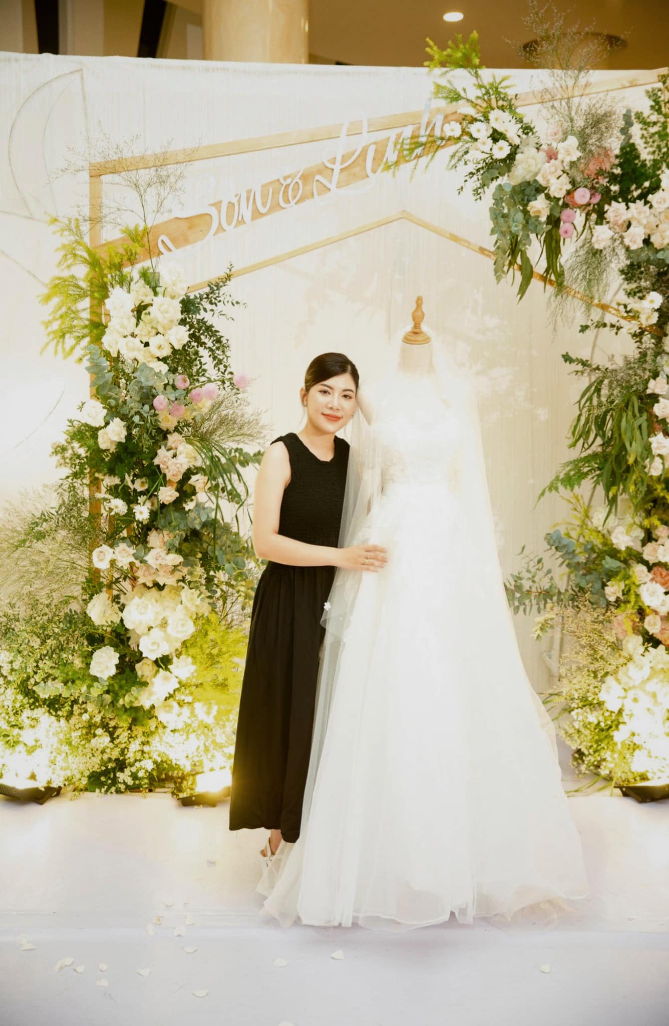 BACKDROP CHỤP HÌNH - MẪU CÁNH BƯỚM