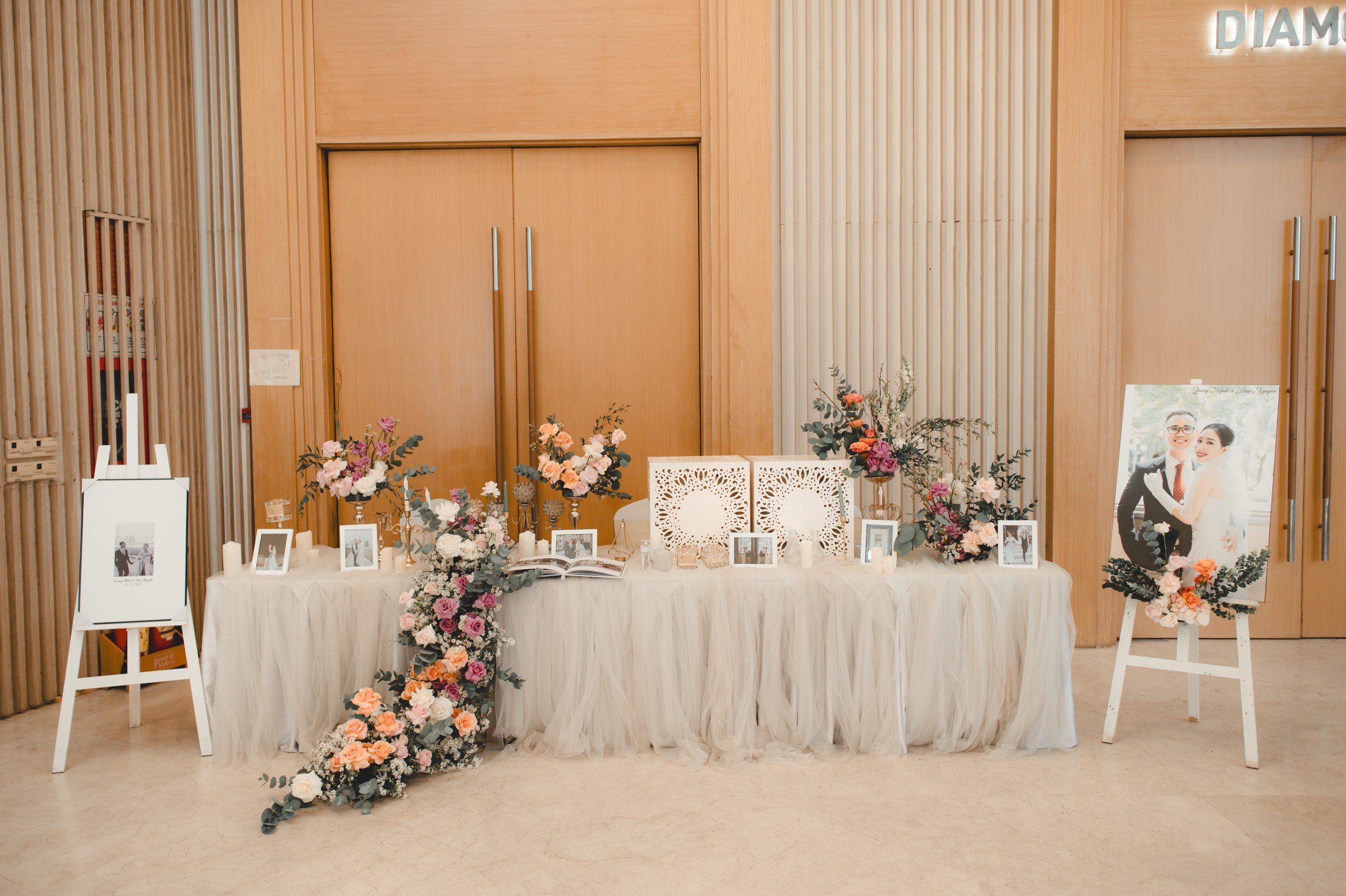 BÀN GALLERY ĐÁM CƯỚI