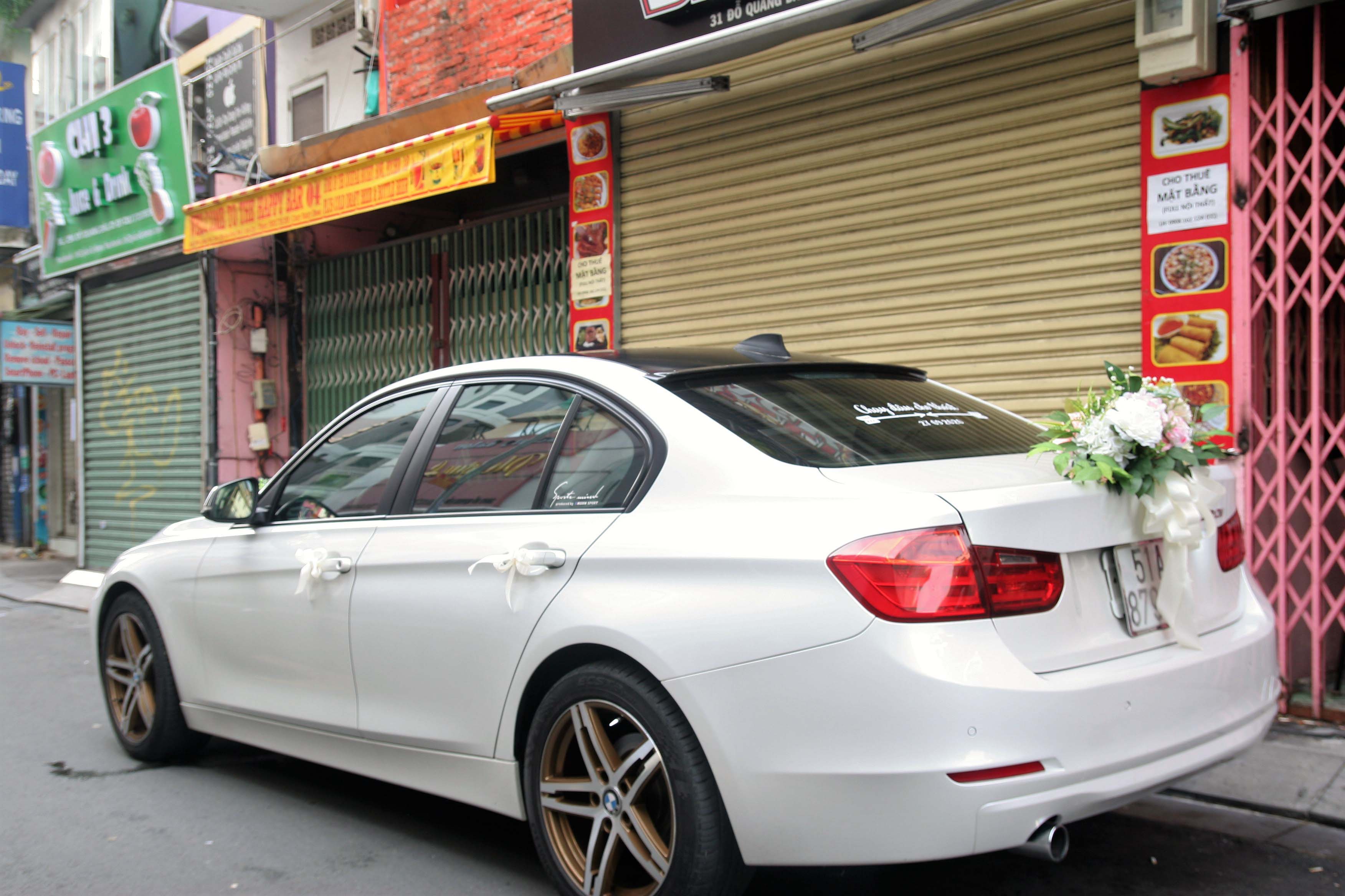 thuê xe hoa BMW 320i