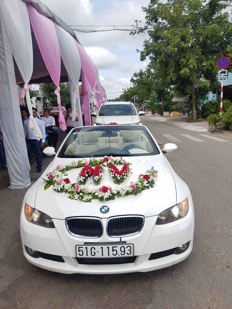 THUÊ XE HOA MUI TRẦN - BMW 335i