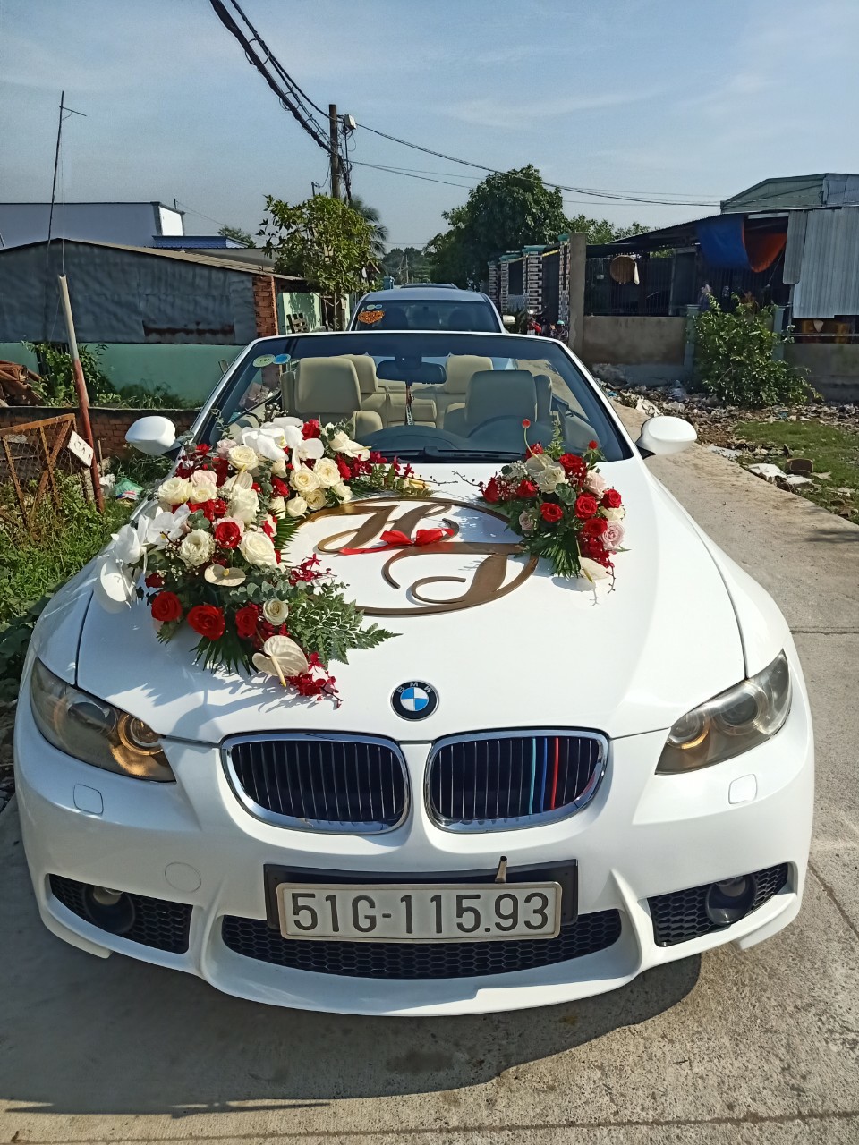 THUÊ XE HOA MUI TRẦN - BMW 335i