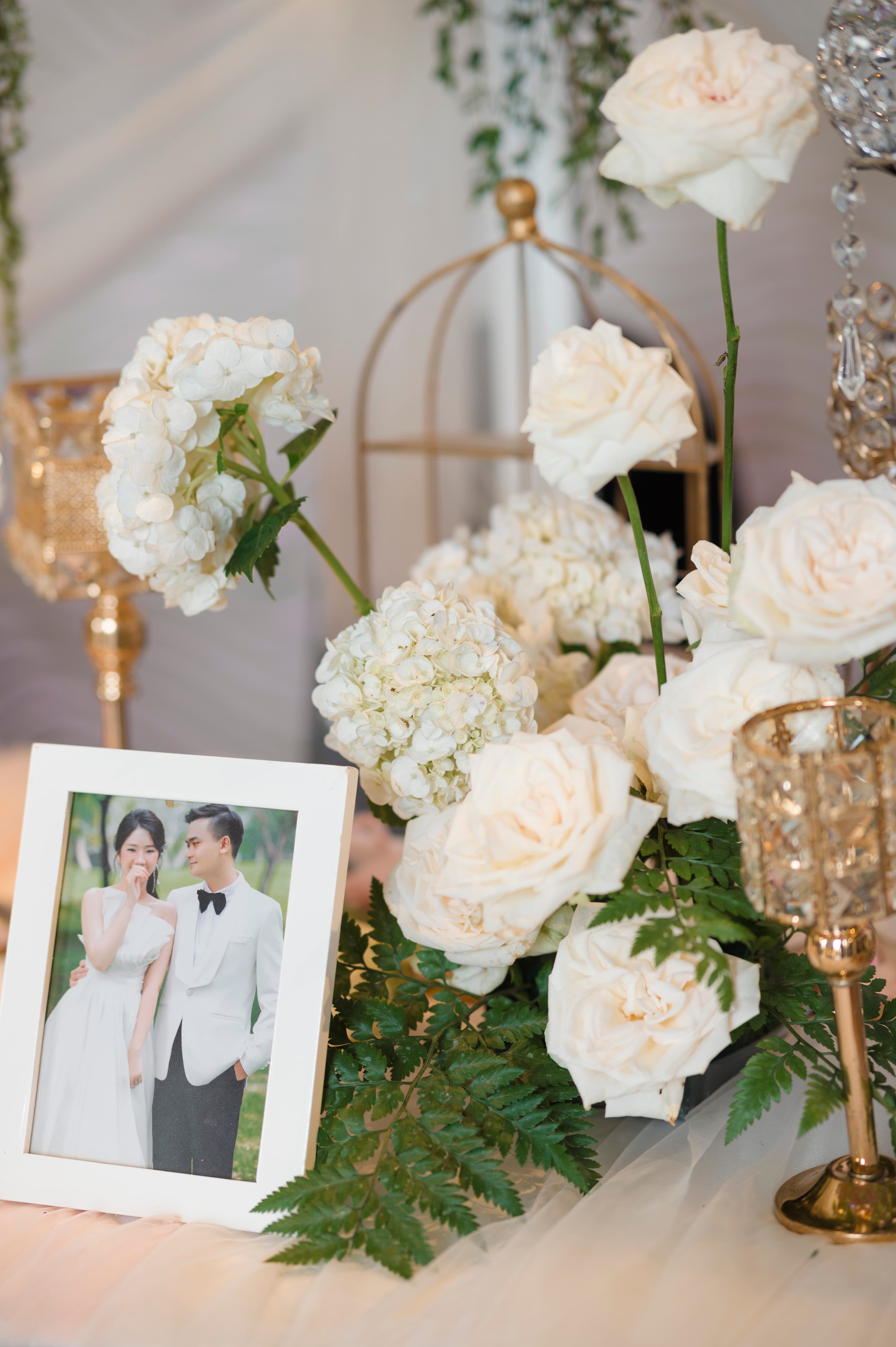 BÀN GALLERY ĐÁM CƯỚI