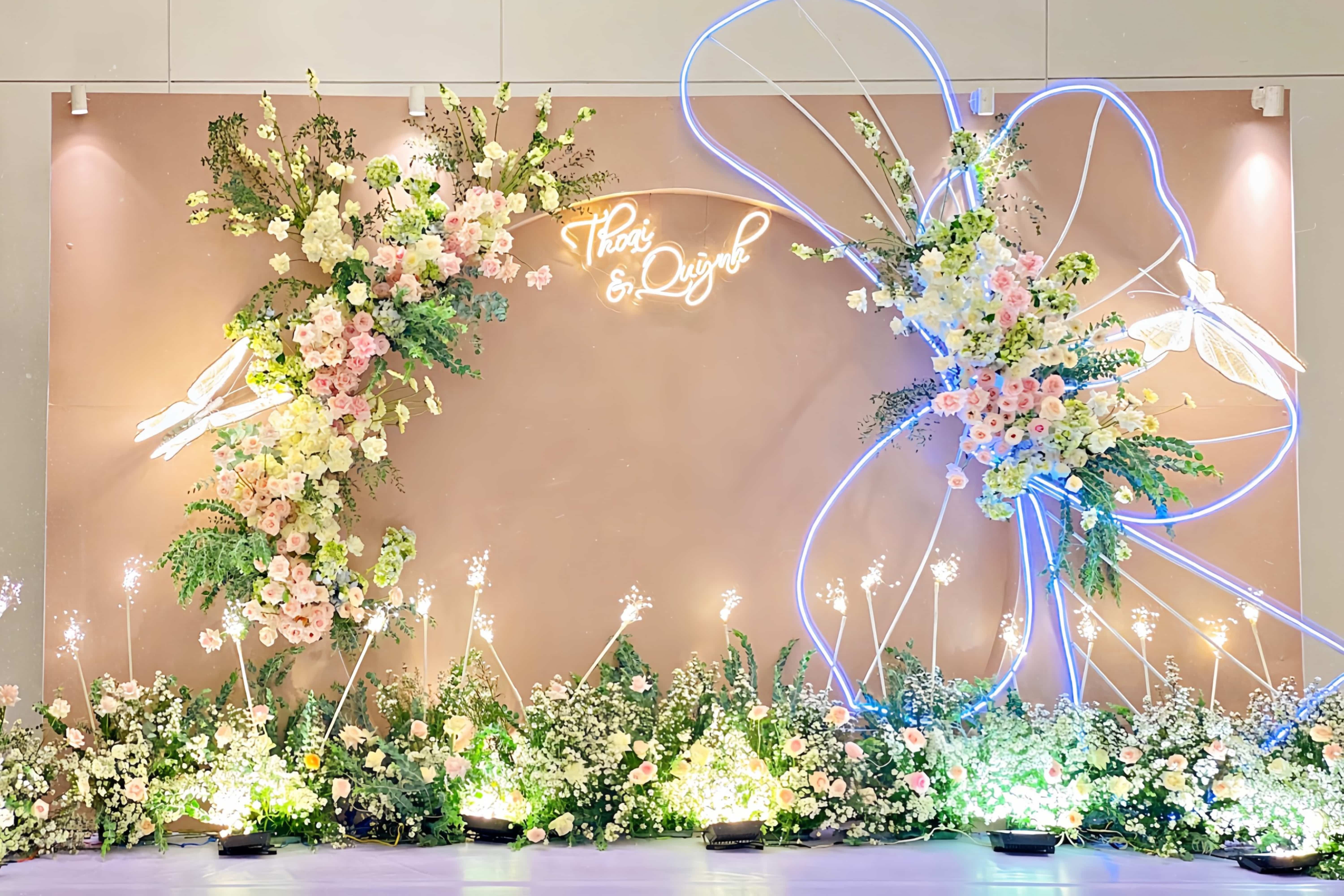 BACKDROP CHỤP HÌNH  ĐÁM CƯỚI 