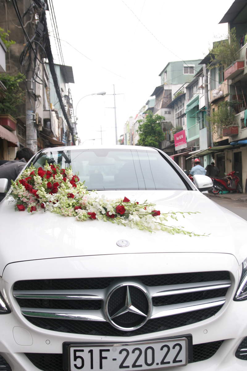 THUÊ XE HOA CAO CẤP - MERC C250