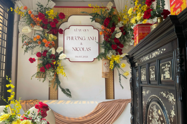 Trang trí gia tiên tone đỏ vàng cam