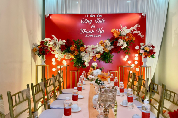Trang trí gia tiên tone đỏ cam
