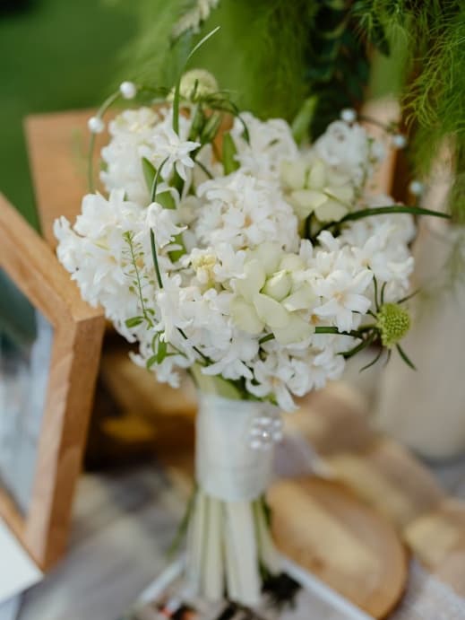 Hoa cầm tay cô dâu
