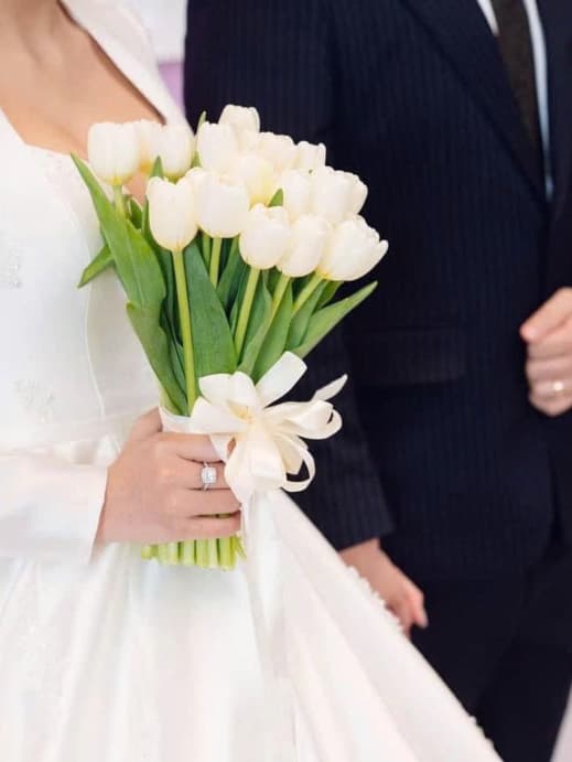 Hoa cầm tay cô dâu