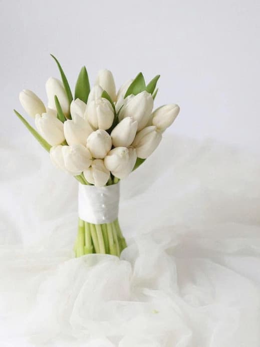 Hoa cầm tay cô dâu