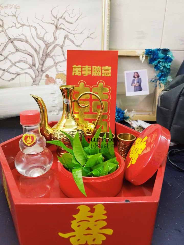 Khay rượu xin dâu
