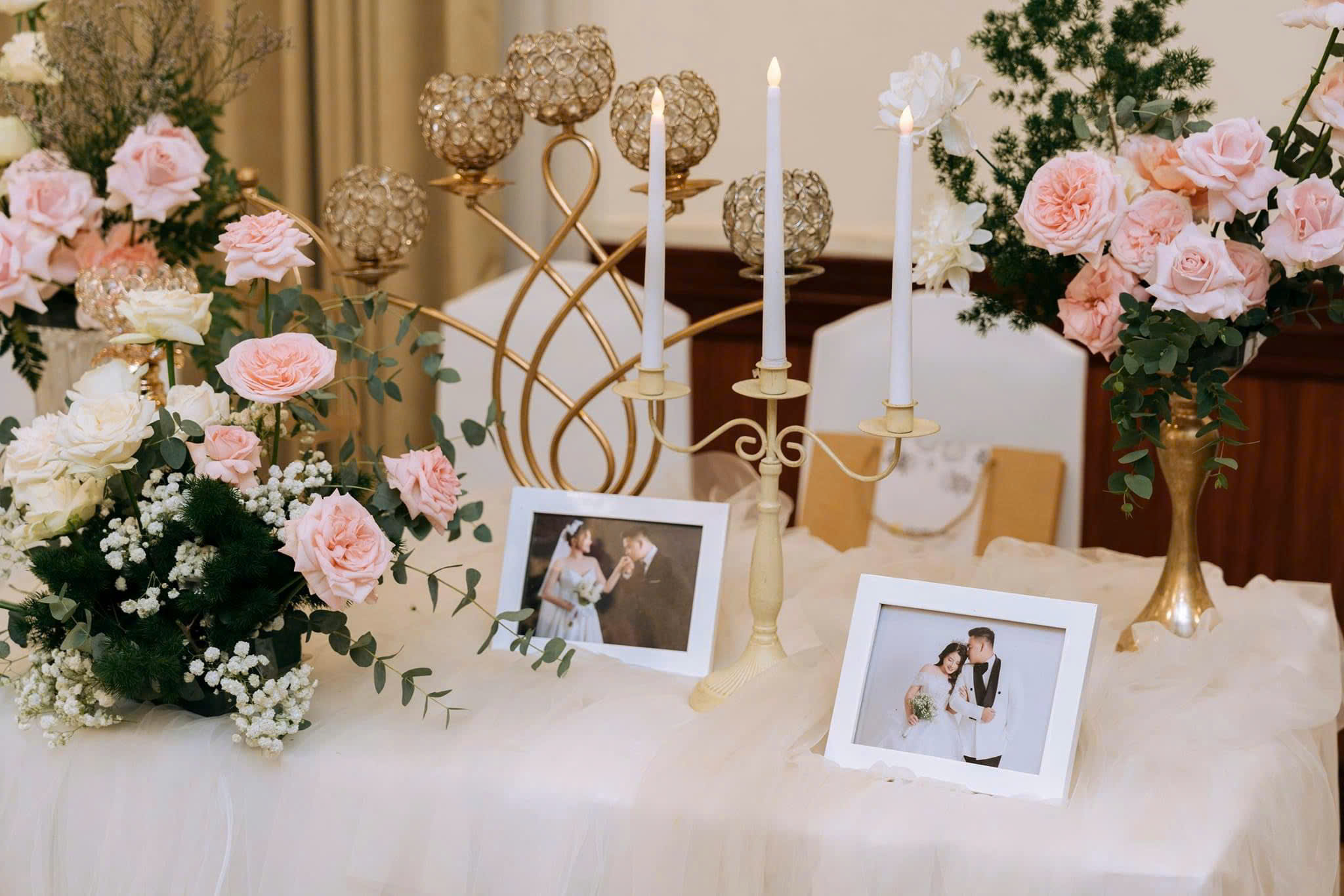 BÀN GALLERY ĐÁM CƯỚI