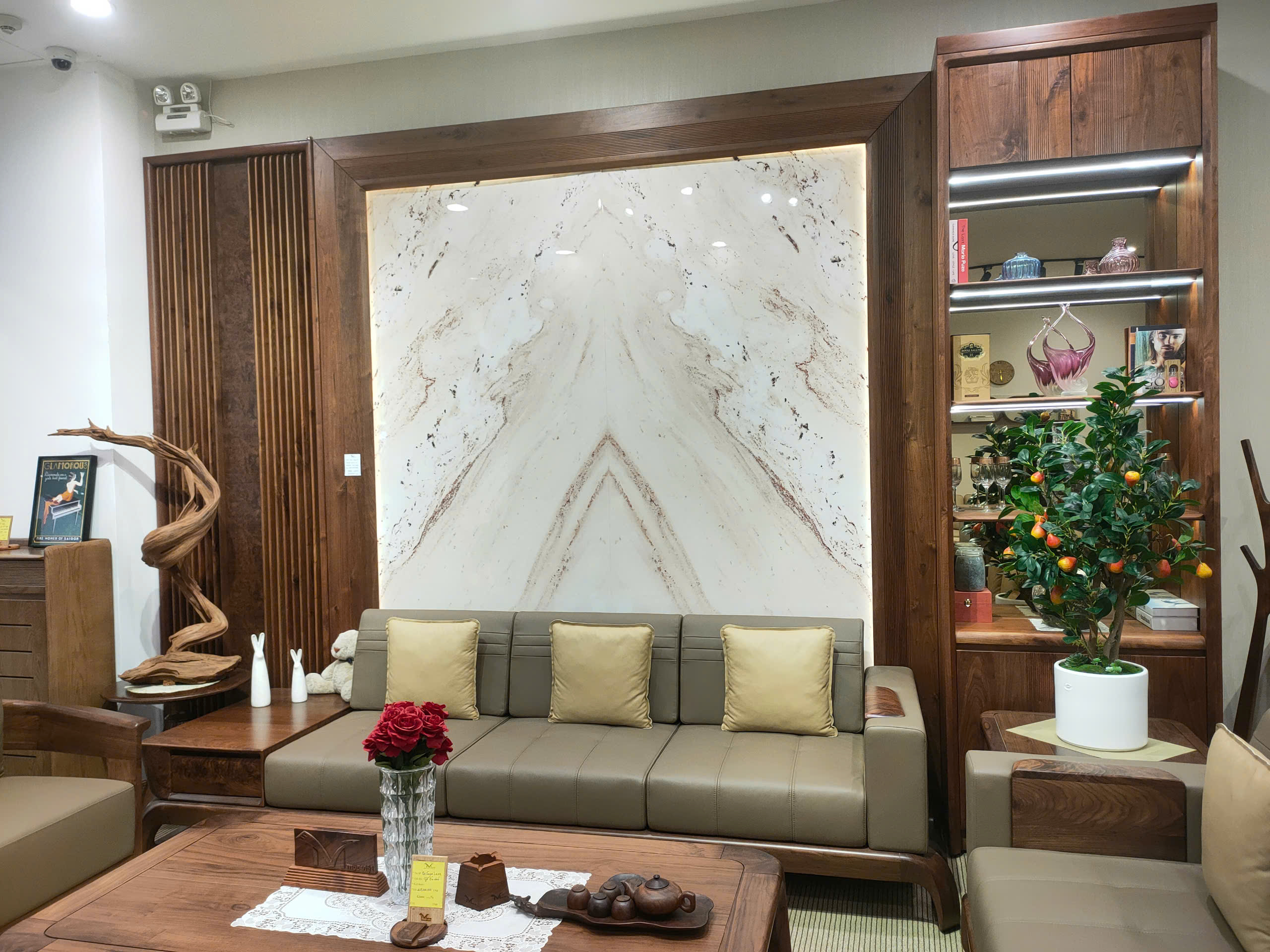 Cùng NHÀ F tham quan showroom Nội Thất MỘC VIỆT có gì