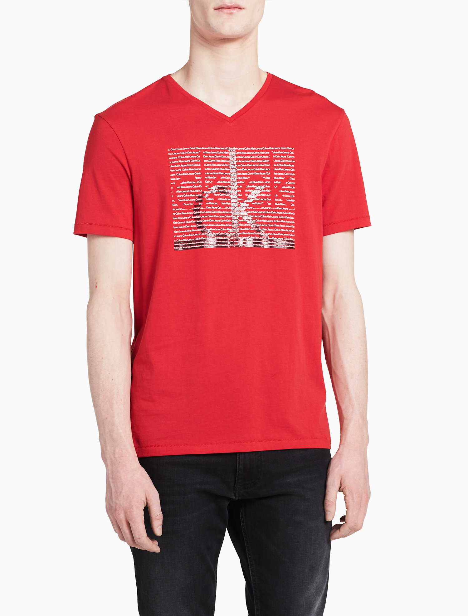Áo thun T.Shirt - Calvin Klein Jeans đỏ cổ V - có chữ nhỏ
