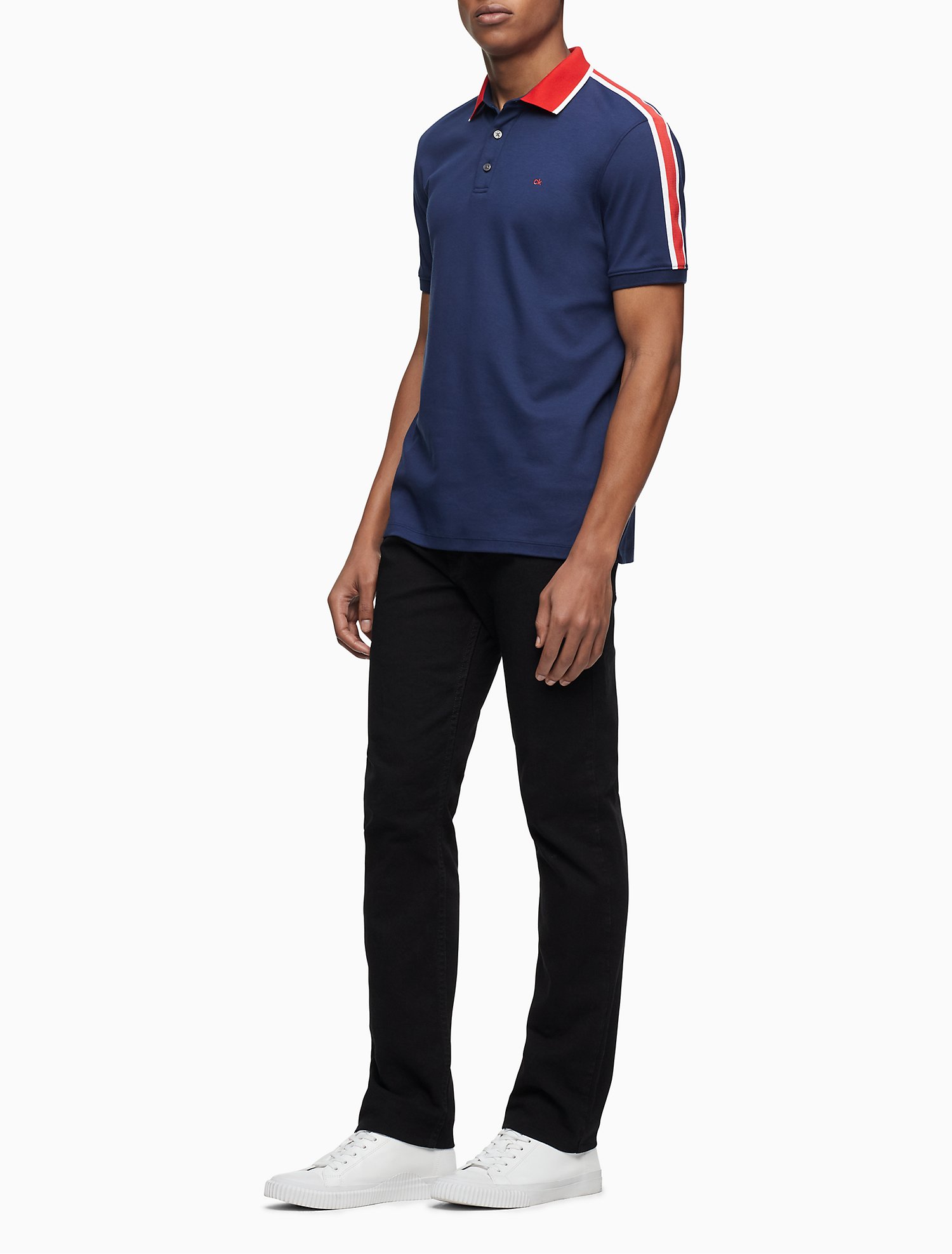 Áo thun nam Calvin klein xanh navy cổ và vai phối đỏ with logo