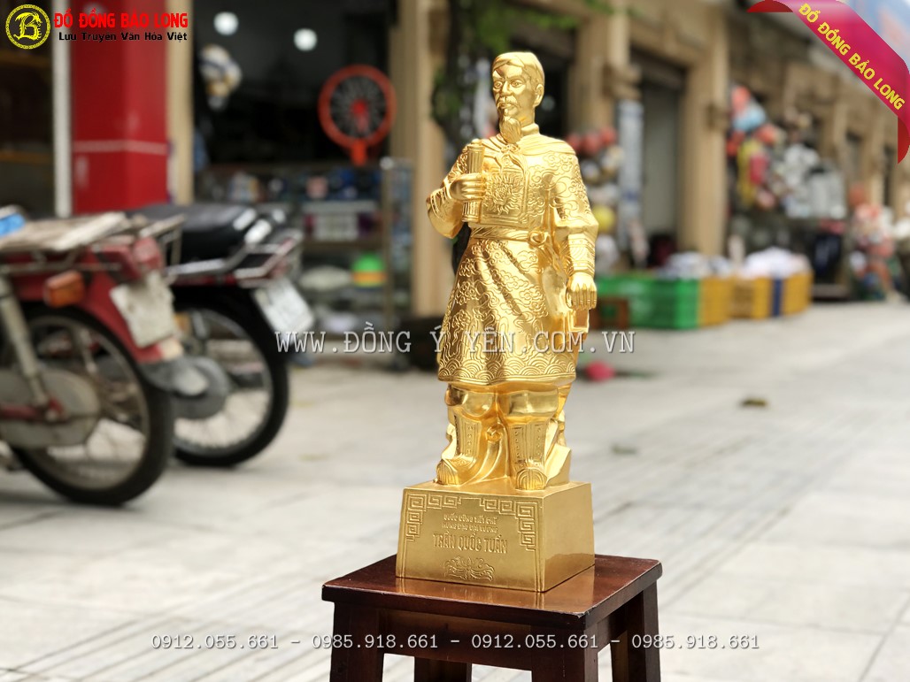 Tượng Trần Hưng Đạo bằng đồng mạ vàng do Bảo Long chế tác