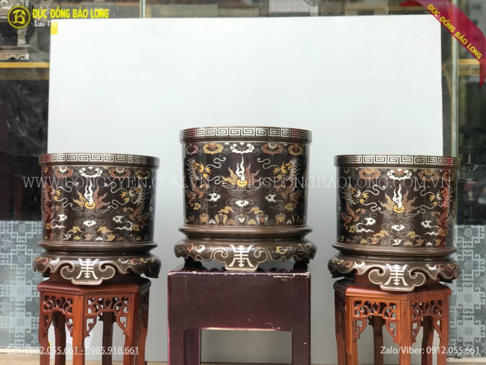 Bát hương đồng khảm ngũ sắc cao 38cm và 42 cm tại ShowRoom Bảo Long