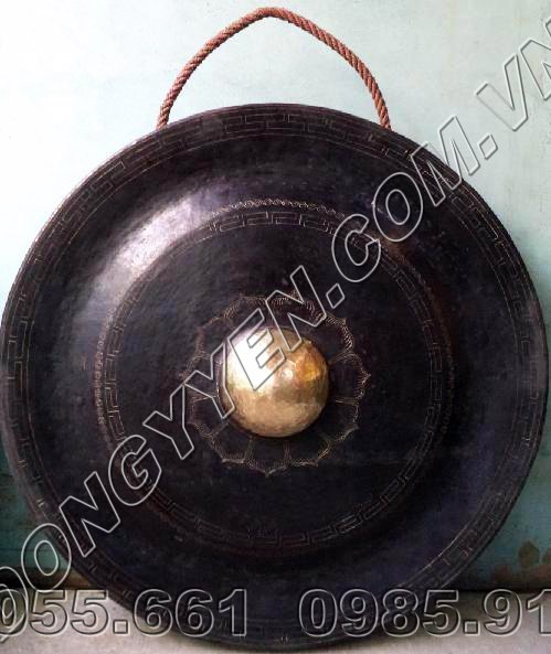 Đúc chiêng đồng cho nhà thờ nhà chùa