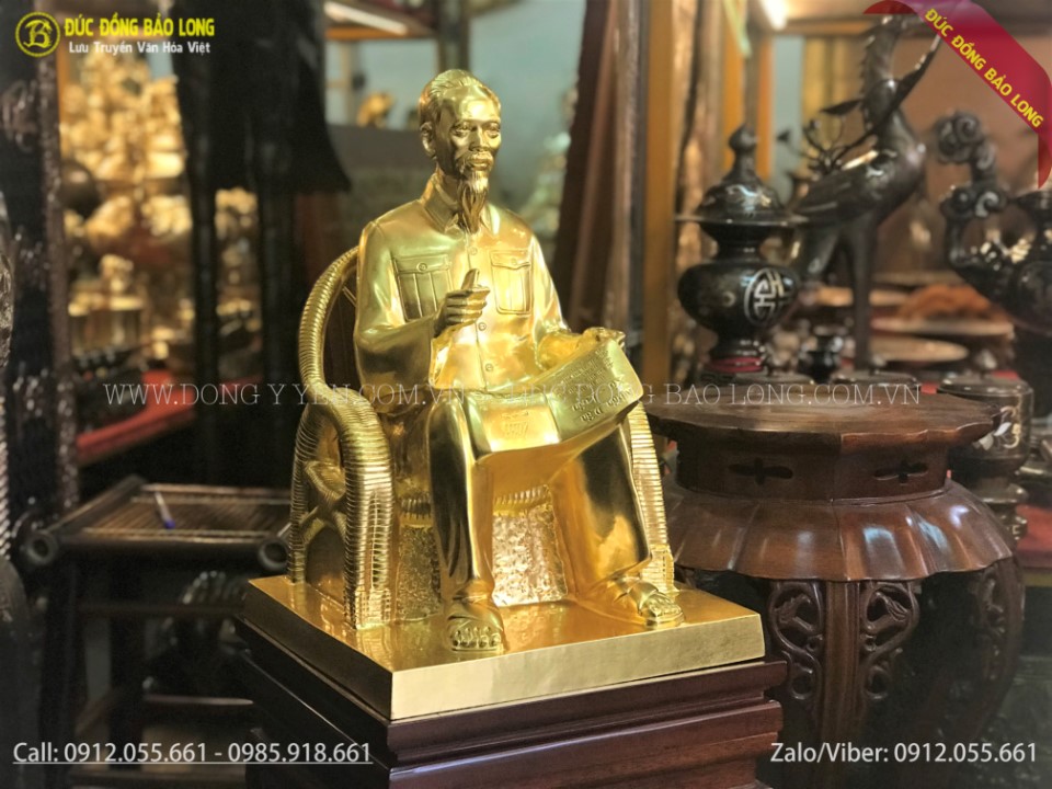tượng Bác Hồ ngồi ghế bằng đồng dát vàng