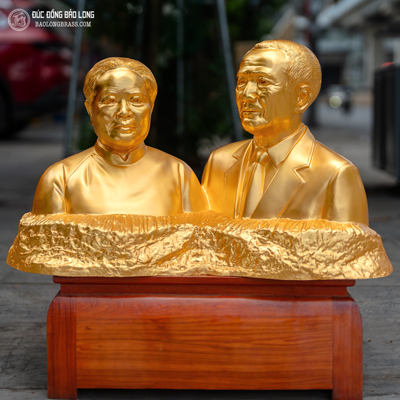 Tượng Chân Dung Đôi Ông Bà Bằng Đồng Dát Vàng Cao 48cm