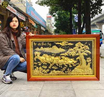 Tranh Bát Mã mạ vàng 24k 1m1 x 70cm cho khách Hà Nội