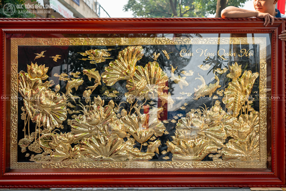 Tranh Cửu Ngư Quần Tụ Bằng Đồng Khung Gỗ Gõ Mạ Vàng 24K 1m33 x 2m33