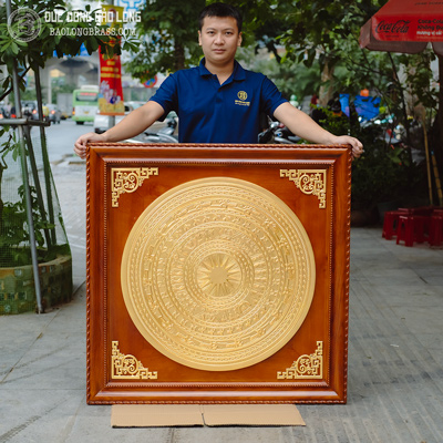 Tranh Mặt Trống Đồng Dát Vàng 24K ĐK 80Cm Khung Gỗ Gõ Đỏ Khổ 1m08