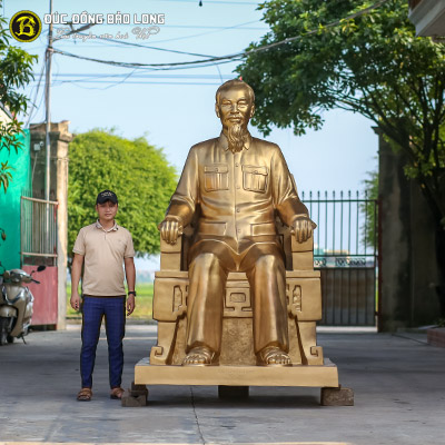 Tượng Bác Hồ Đúc Đồng Đỏ Cao 2m36 Tại Quảng Bình