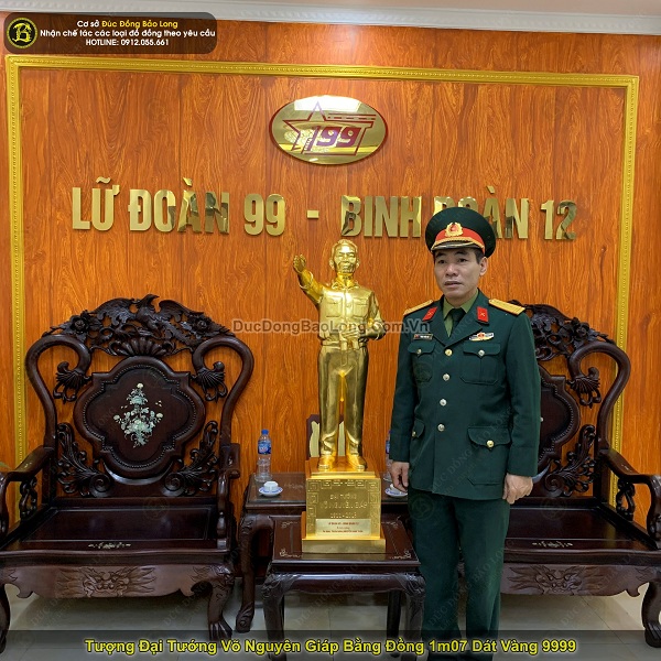 Tượng đại tướng Võ Nguyên Giáp bằng đồng 1m07 dát vàng 9999