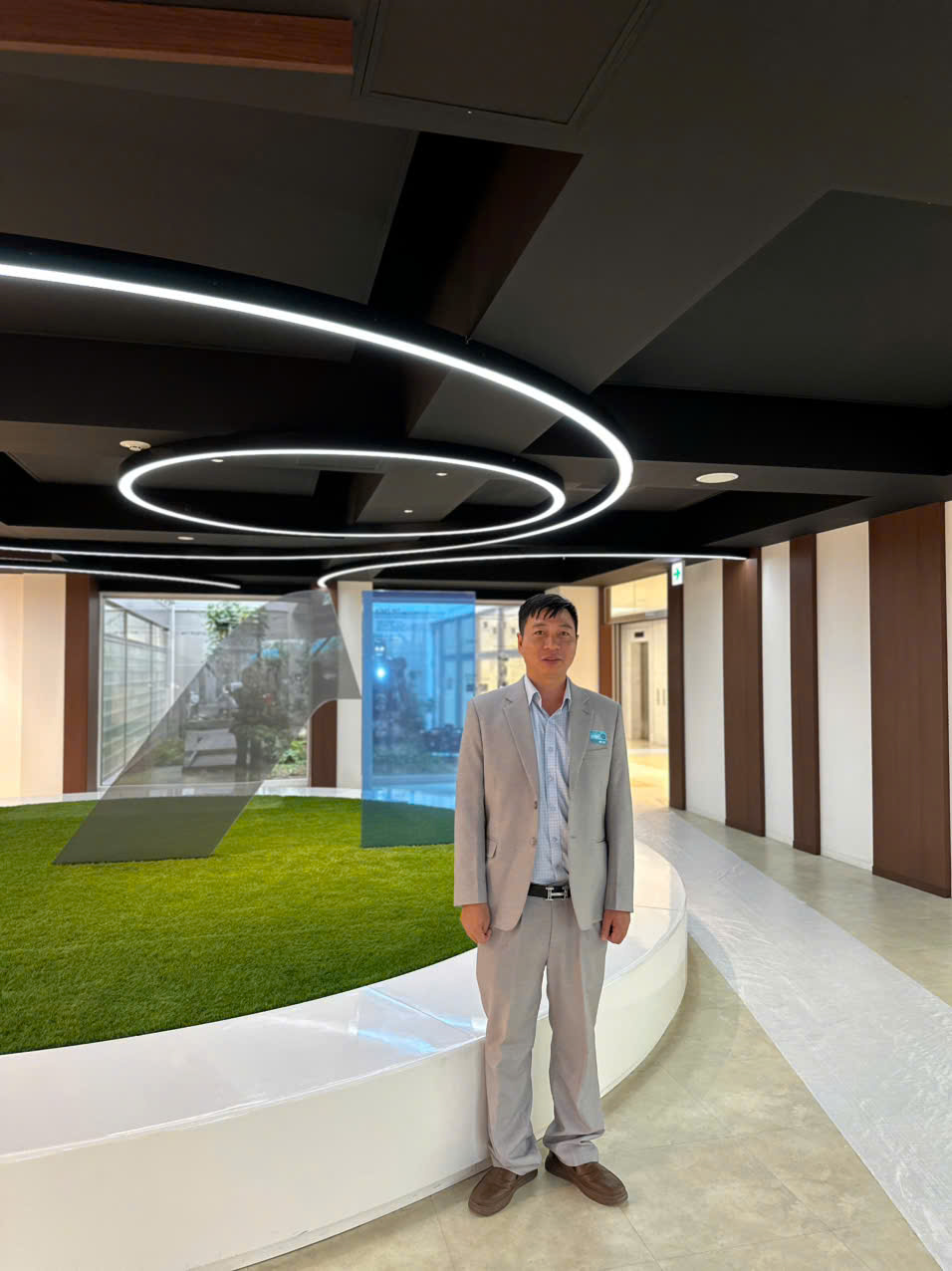 Taishun tới thăm nhà máy Anest Iwata tại Nhật Bản