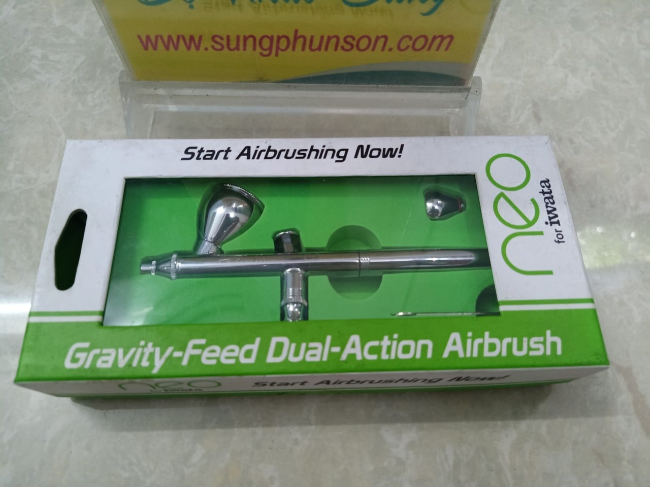 Iwata Neo CN Gravity-Feed Airbrush 