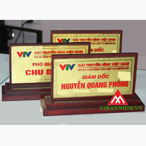 Bảng chức danh để bàn 01