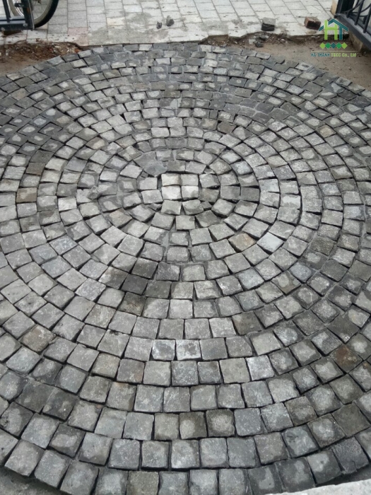 đá bazan chẻ cubic