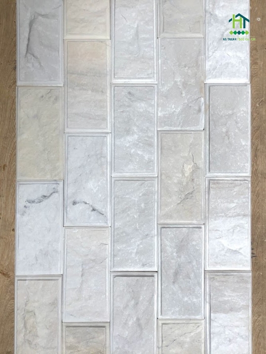 Đá bóc trắng sữa soi cạnh