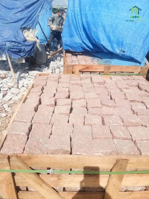 Đá đỏ khò lửa