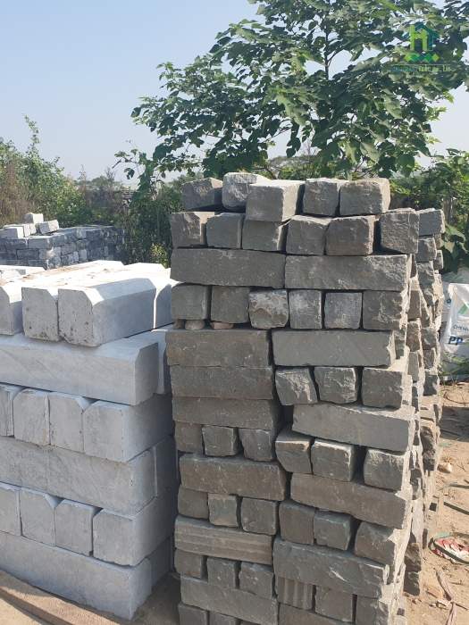 Cọc vỉa đường