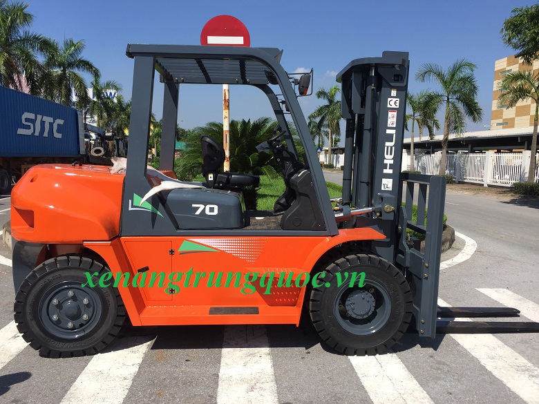 xe nâng hàng Heli 7 tấn