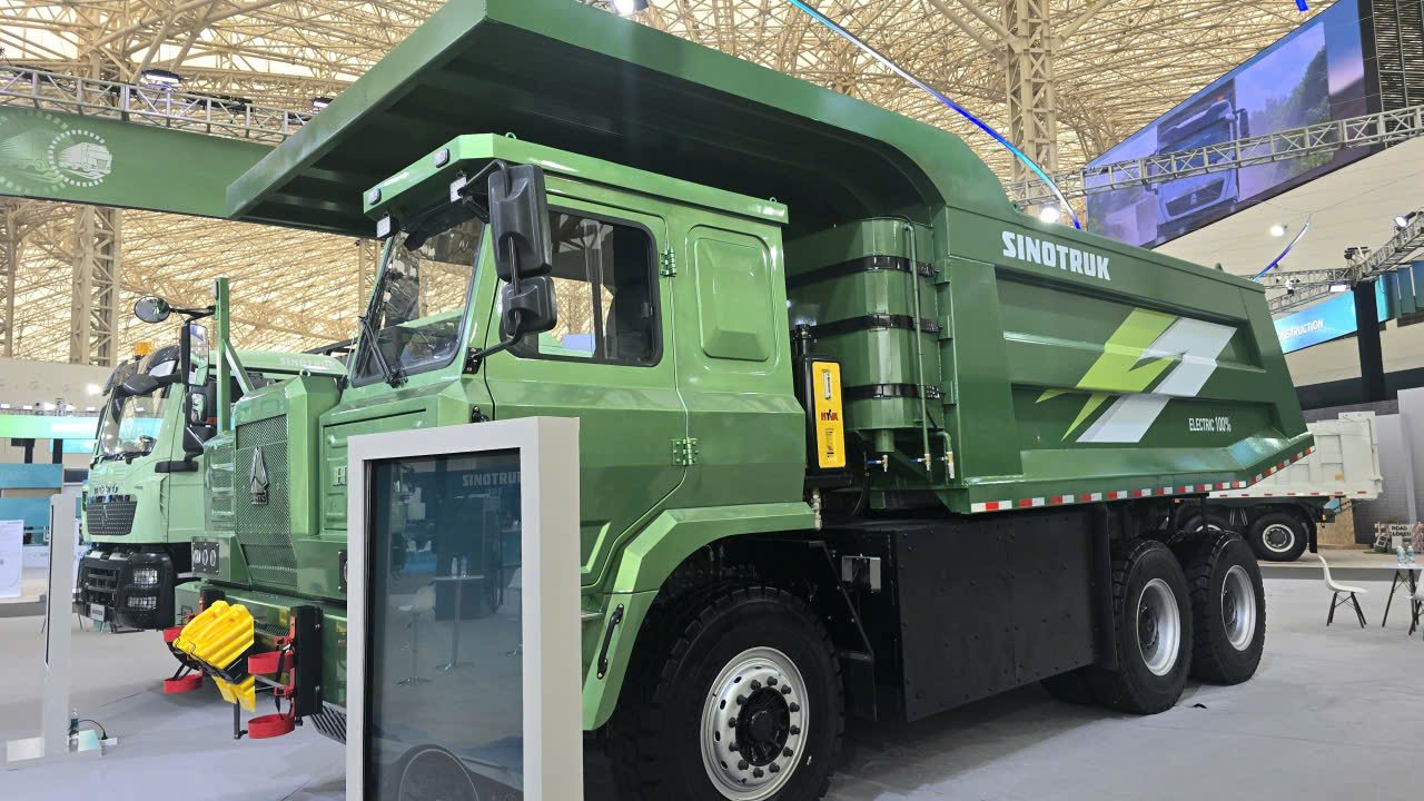 XE BEN MỎ 90 TẤN HOWO CHẠY ĐIỆN