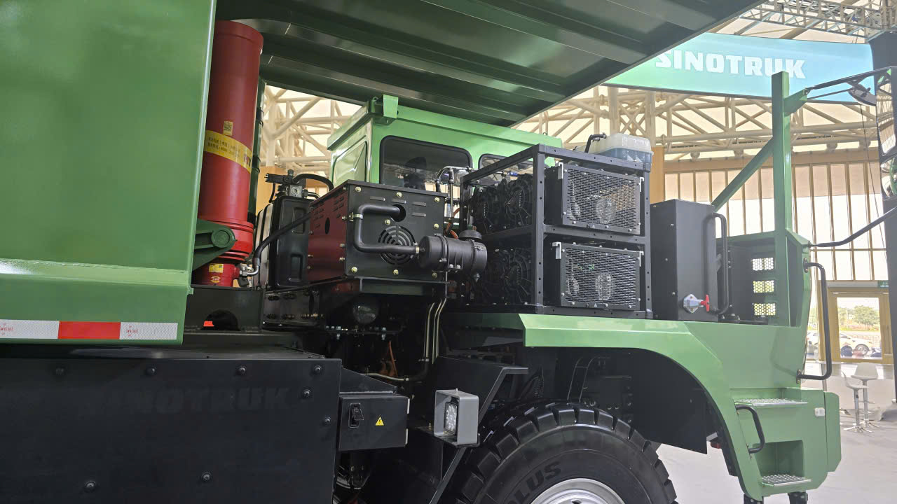XE BEN MỎ 90 TẤN HOWO CHẠY ĐIỆN